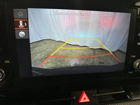 Certified 2025 Kia Sportage LX image 21