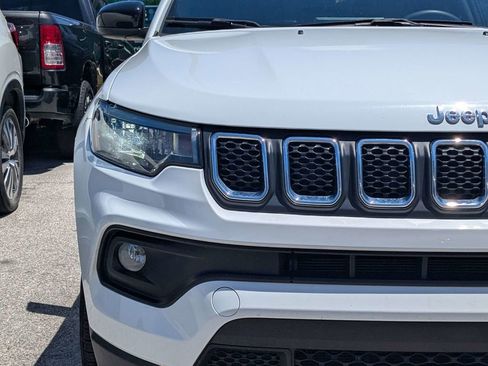 Used 2024 Jeep Compass Latitude AWD/4WD image 8