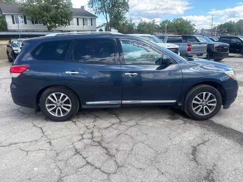 Used 2013 Nissan Pathfinder SL AWD/4WD image 2