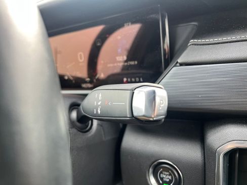 Used 2025 GMC Acadia Elevation image 25