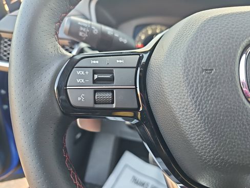 Certified 2025 Acura ADX A-Spec image 17