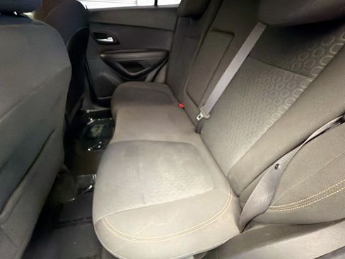 Used 2018 Chevrolet Trax LS FWD image 12