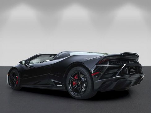 Used 2020 Lamborghini Huracan EVO RWD image 5