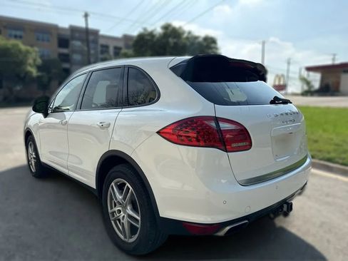 Used 2014 Porsche Cayenne S image 7
