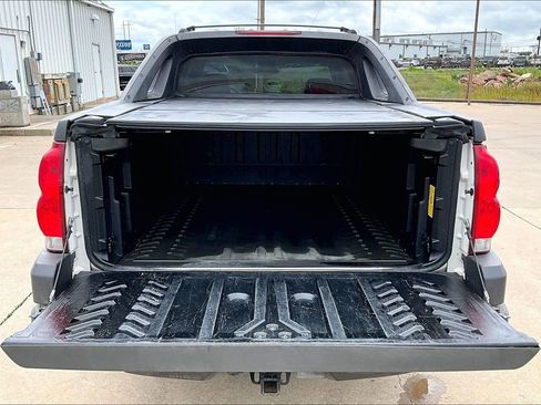 Used 2004 Chevrolet Avalanche Z66 w/ Sun And Sound Package RWD image 37