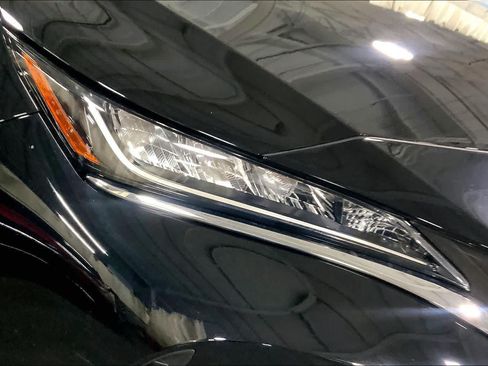 Used 2021 Toyota Venza LE w/ Carpet Mat Package (TMS) AWD/4WD image 28