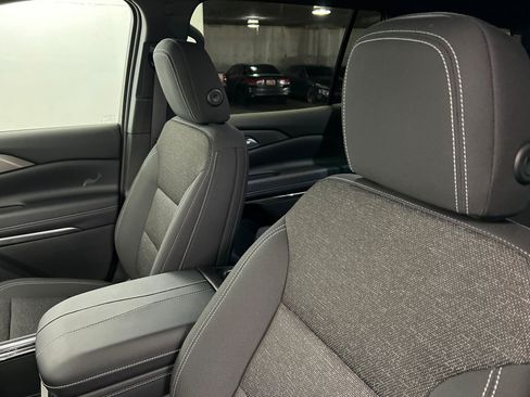 New 2026 Chevrolet Traverse LT w/ Driver Confidence Package AWD/4WD image 18