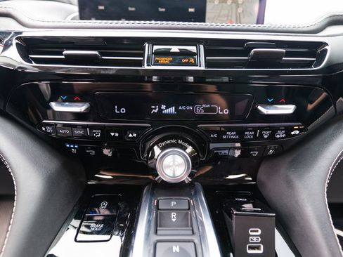 Certified 2024 Acura MDX SH-AWD w/ Advance Package image 40