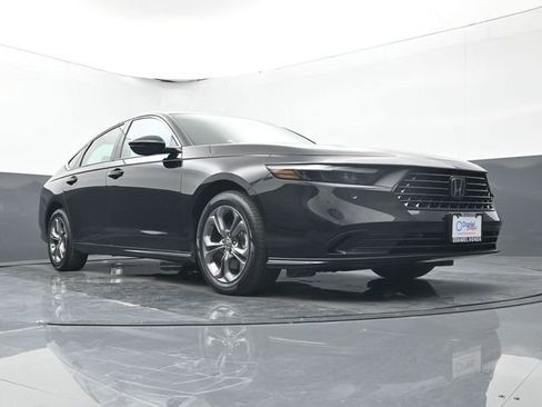 Used 2023 Honda Accord EX-L image 13