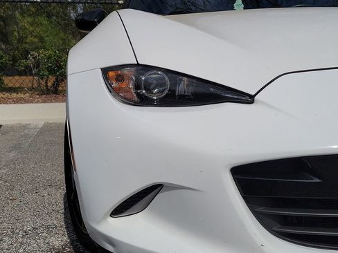 Used 2017 MAZDA MX-5 Miata Club image 8