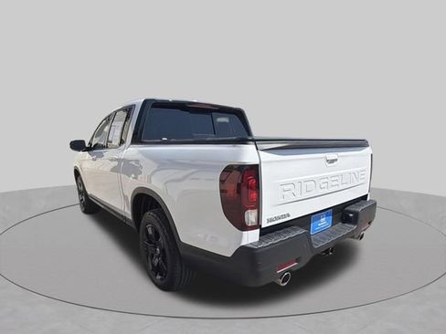 Used 2025 Honda Ridgeline Black Edition image 3