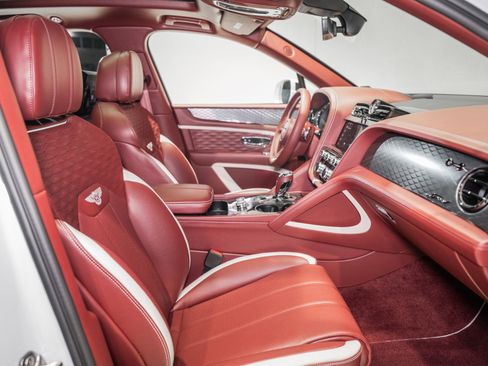 New 2026 Bentley Bentayga Speed image 2