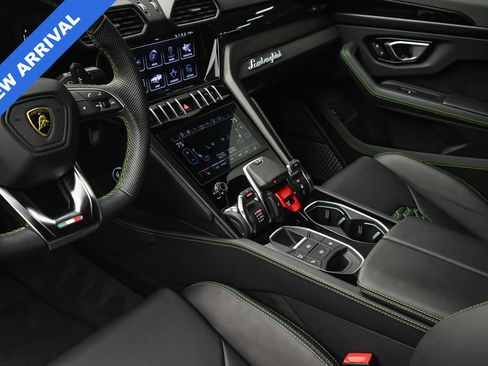 Used 2023 Lamborghini Urus S image 39