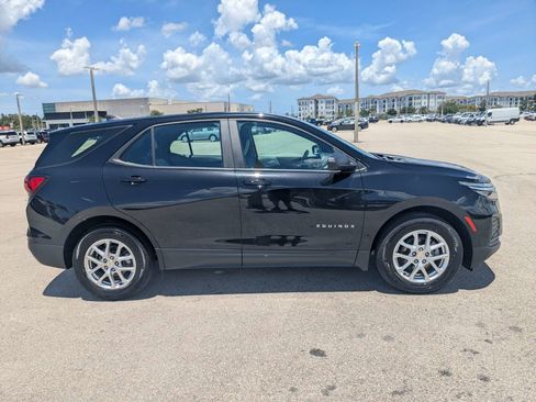 Used 2024 Chevrolet Equinox LS w/ Driver Confidence II Package FWD image 4