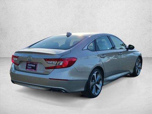 Used 2018 Honda Accord Touring image 5