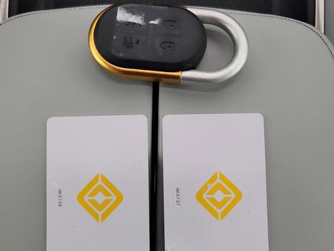 Used 2023 Rivian R1T Adventure image 31