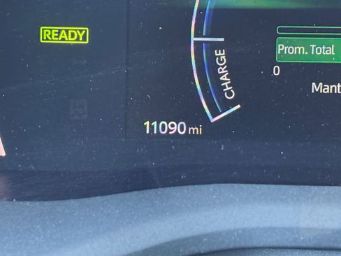 Used 2025 Toyota Camry LE image 40