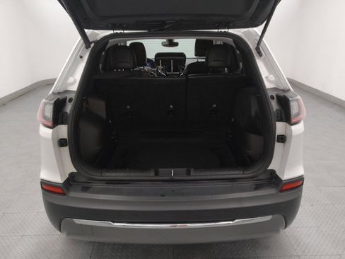 Used 2020 Jeep Cherokee Limited FWD image 29