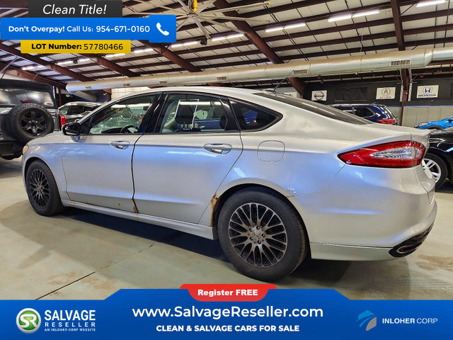 Used 2014 Ford Fusion SE w/ Equipment Group 202A FWD image 3