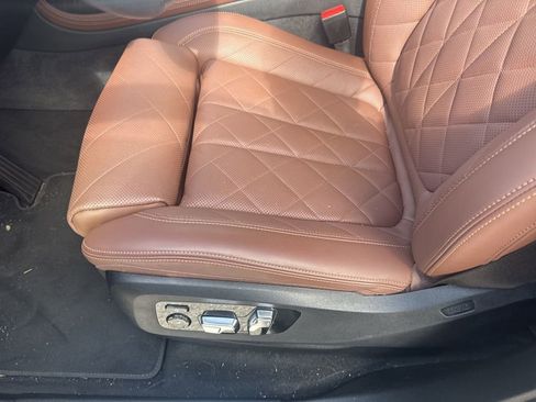 Used 2025 BMW X7 xDrive40i w/ Premium Package AWD/4WD image 17