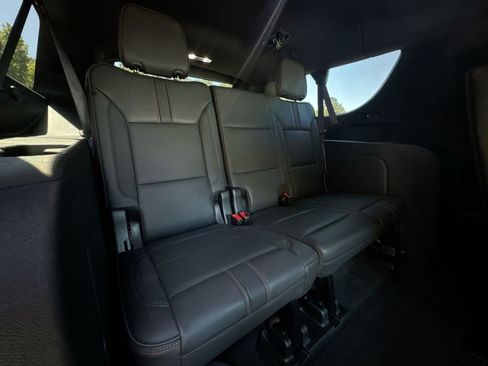 Used 2024 Chevrolet Suburban RST w/ Luxury Package AWD/4WD image 30