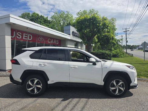 Used 2021 Toyota RAV4 SE w/ Weather & Moonroof Package AWD/4WD image 2