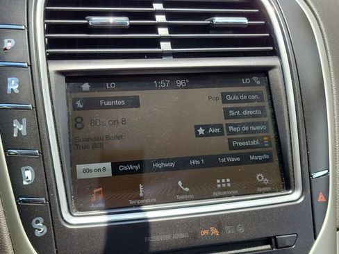 Used 2018 Lincoln MKX Premiere image 19