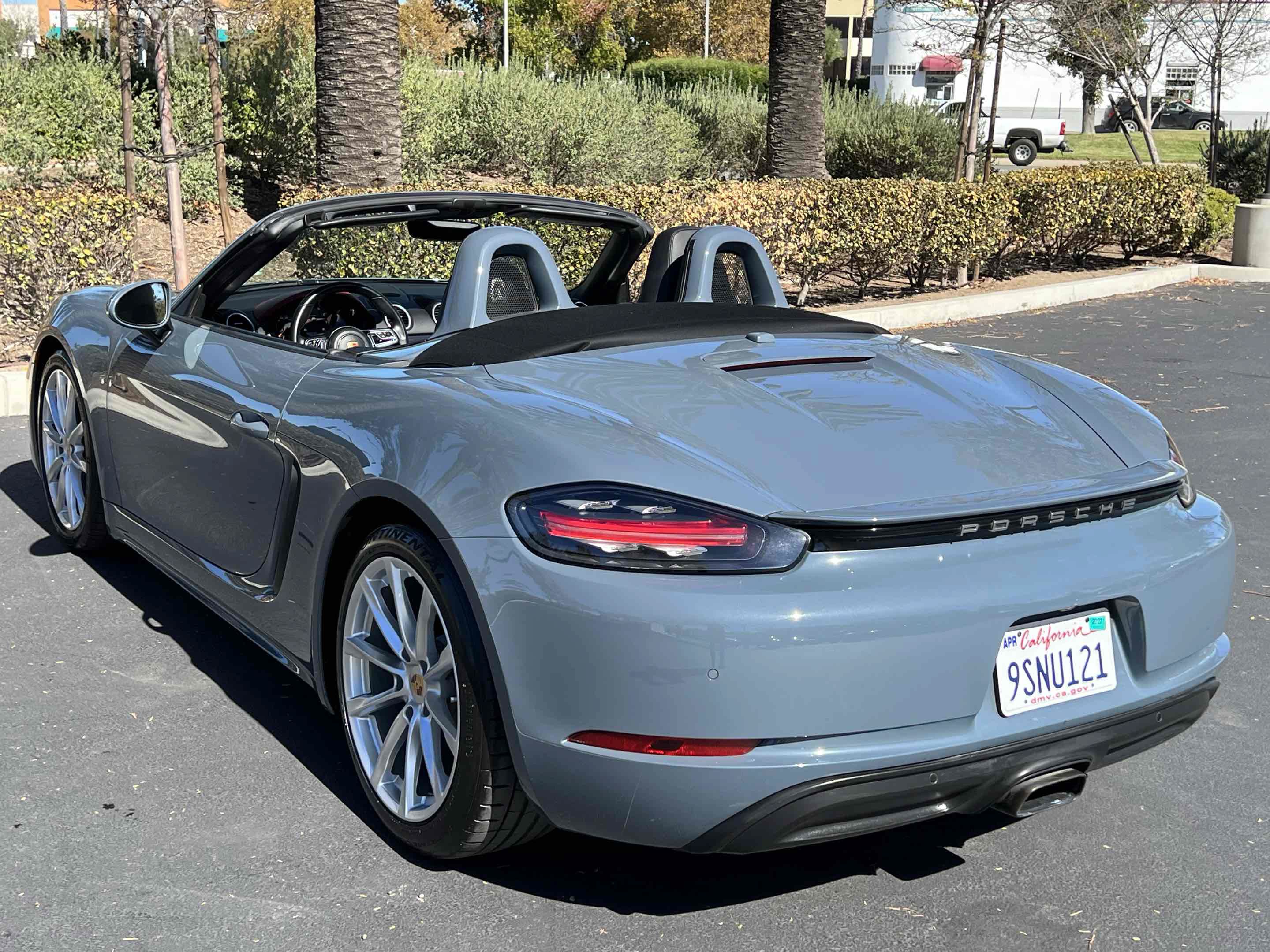 Used 2017 Porsche 718 Boxster RWD image 8