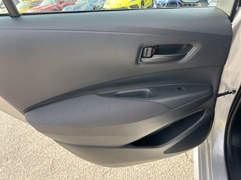 Used 2025 Toyota Corolla LE image 23