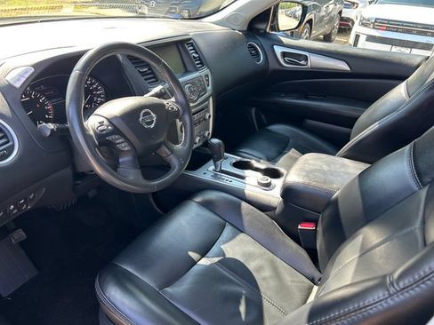 Used 2017 Nissan Pathfinder SL w/ SL Premium Package AWD/4WD image 13