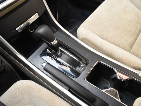 Used 2013 Honda Accord LX image 34