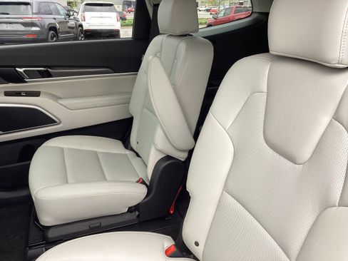 Used 2023 Kia Telluride S w/ S Sunroof Package image 13