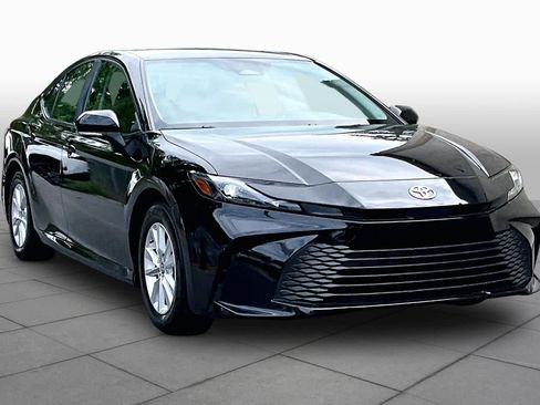 Certified 2025 Toyota Camry LE FWD image 5