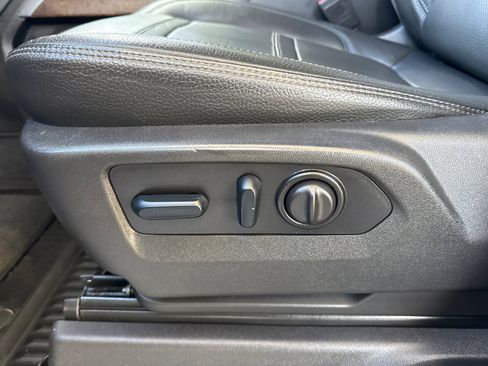 Used 2022 GMC Sierra 2500 Denali w/ Denali Ultimate Package image 14