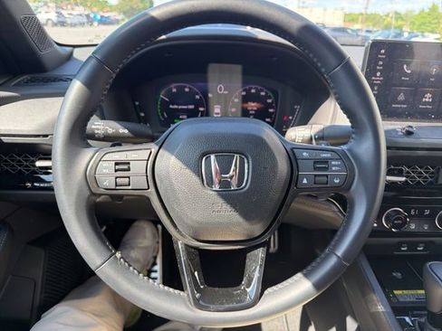 Used 2025 Honda Accord Sport image 10