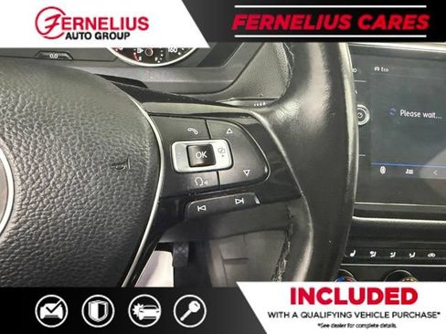 Used 2018 Volkswagen Tiguan SEL AWD/4WD image 41