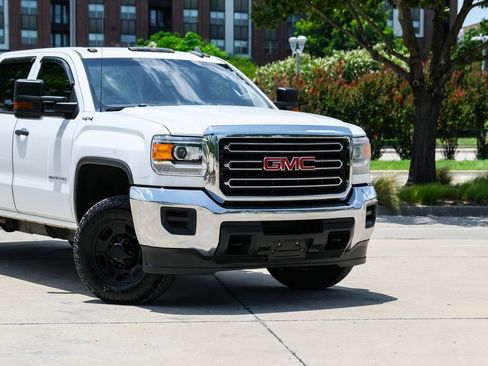 Used 2017 GMC Sierra 2500 4x4 Crew Cab image 3