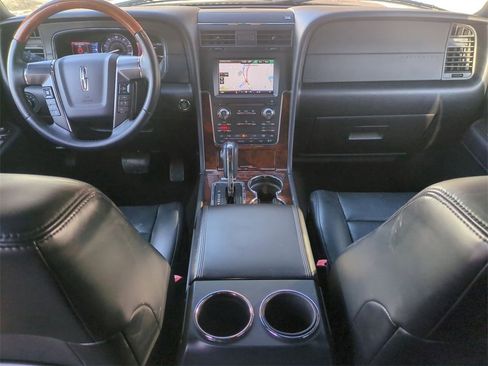 Used 2015 Lincoln Navigator L 4WD image 24