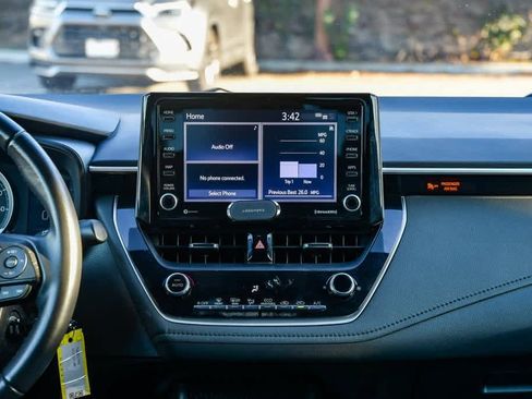 Used 2022 Toyota Corolla SE image 13