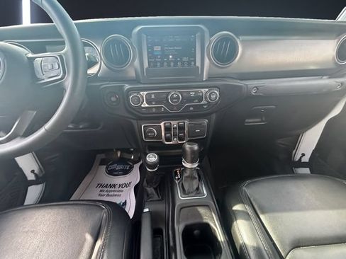 Used 2023 Jeep Gladiator Sport AWD/4WD image 11