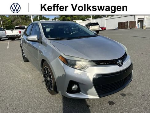 Used 2015 Toyota Corolla S w/ Driver Convenience Package FWD image 7