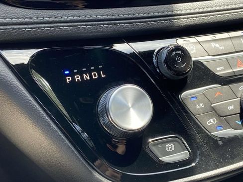 New 2027 Chrysler Pacifica Select FWD image 24
