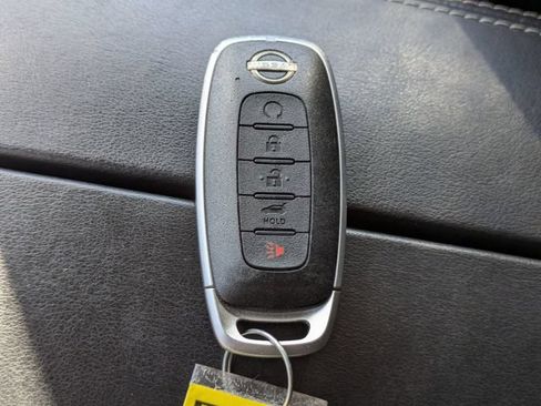 Used 2025 Nissan Rogue SV FWD image 33