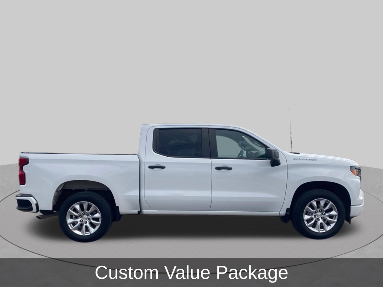 Used 2024 Chevrolet Silverado 1500 Custom RWD image 4