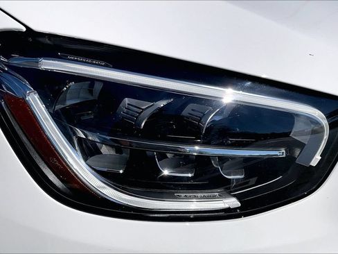 Used 2021 Mercedes-Benz GLC 300 4MATIC w/ Premium Package image 25