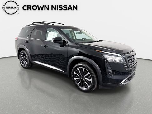 New 2026 Nissan Pathfinder Platinum FWD image 3