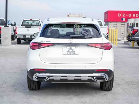 Used 2026 Mercedes-Benz GLC 300 image 7
