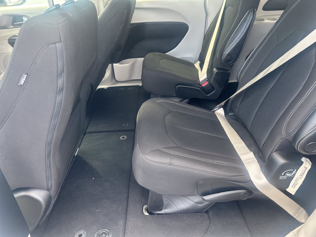 Used 2023 Chrysler Voyager LX FWD image 21