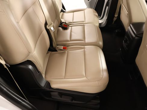 Used 2024 Ford Explorer XLT w/ Equipment Group 202A image 15