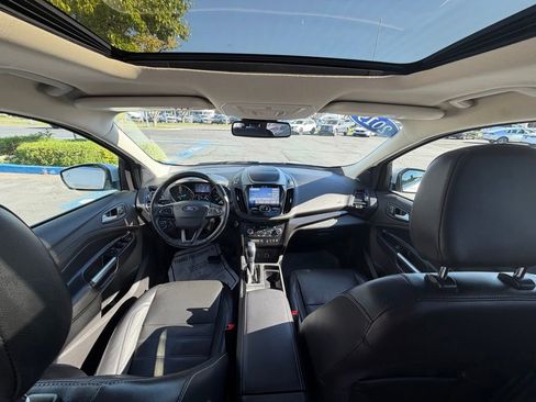 Used 2019 Ford Escape Titanium AWD/4WD image 15